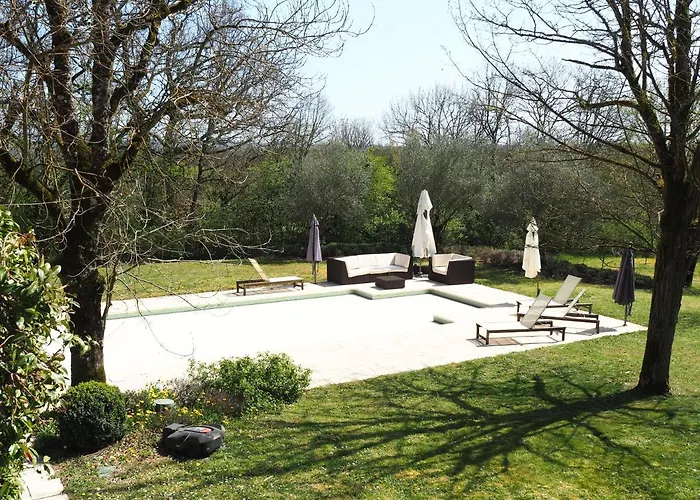 Pensión Vue Sur Gindou