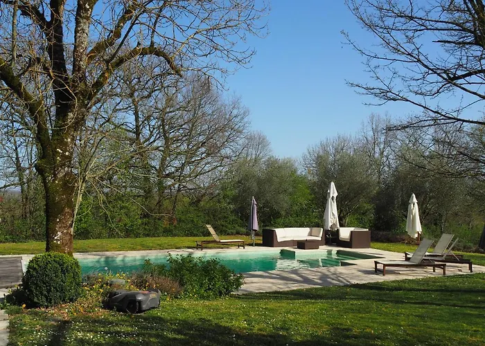 Pensión Vue Sur Gindou